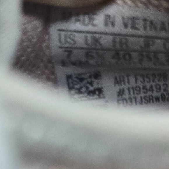 Adidas - Picture 3 of 5